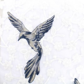 ♥ Coupon 100 cm X 120 cm ♥ Tissu tulle brodé colibri sur fleurs tendres - blanc