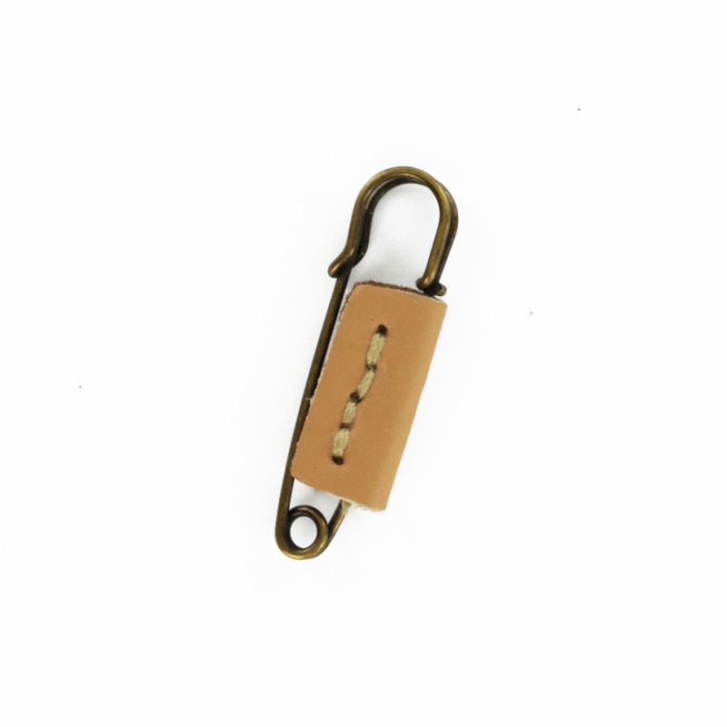 Epingle cuir