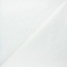 Tissu voile de coton broderie anglaise festonné Emma - écru x 10cm