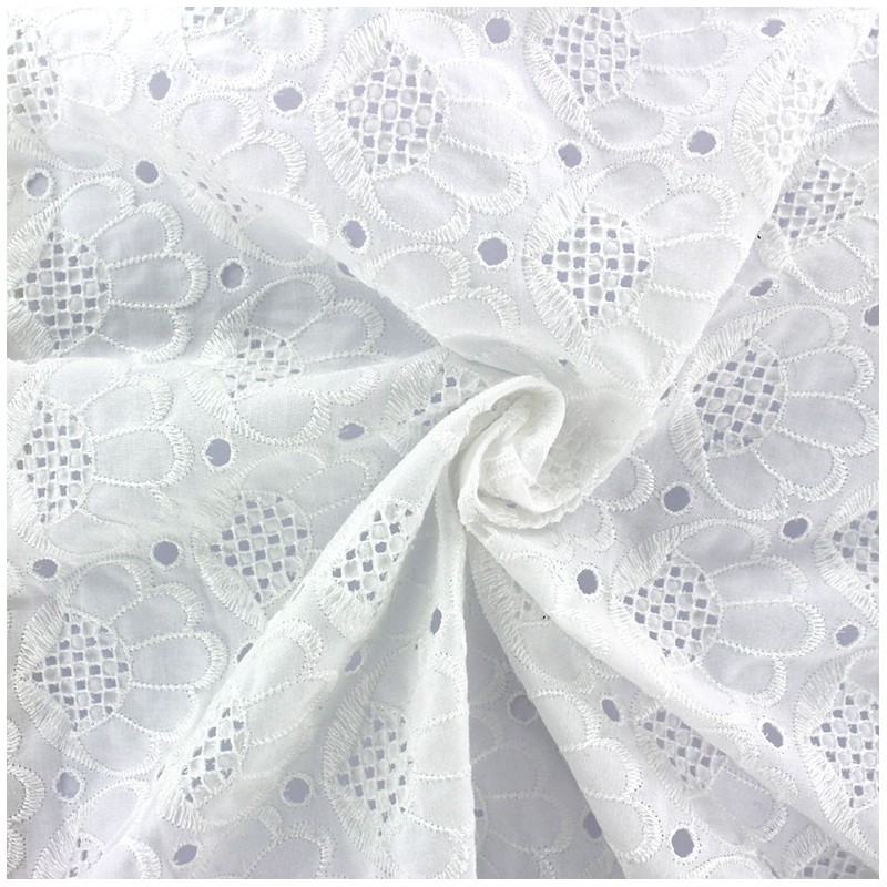 English embroidery fabric lotus  white x 10cm  ma petite mercerie